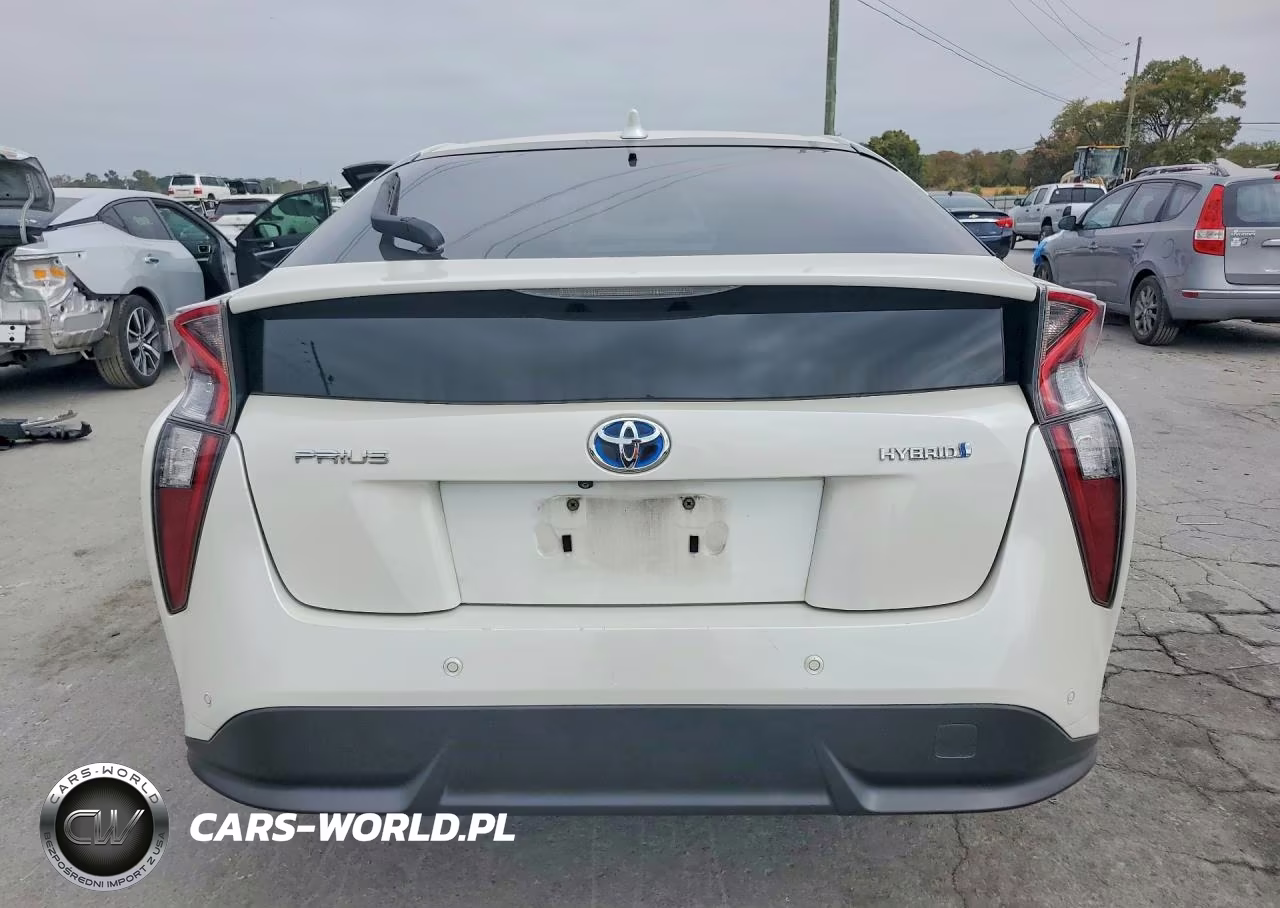 2018 Toyota Prius Four Touring VIN:JTDKARFU6J3055394 - 6