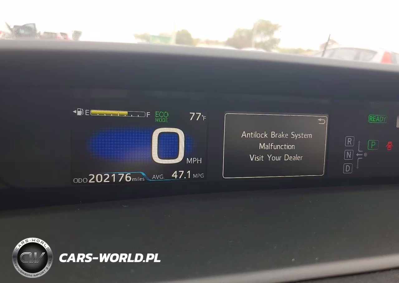 2018 Toyota Prius Four Touring VIN:JTDKARFU6J3055394 - 9