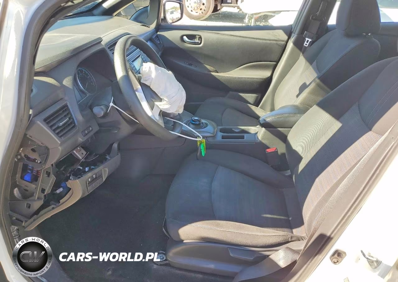 2019 Nissan Leaf S VIN:1N4AZ1CP1KC300498 - 7