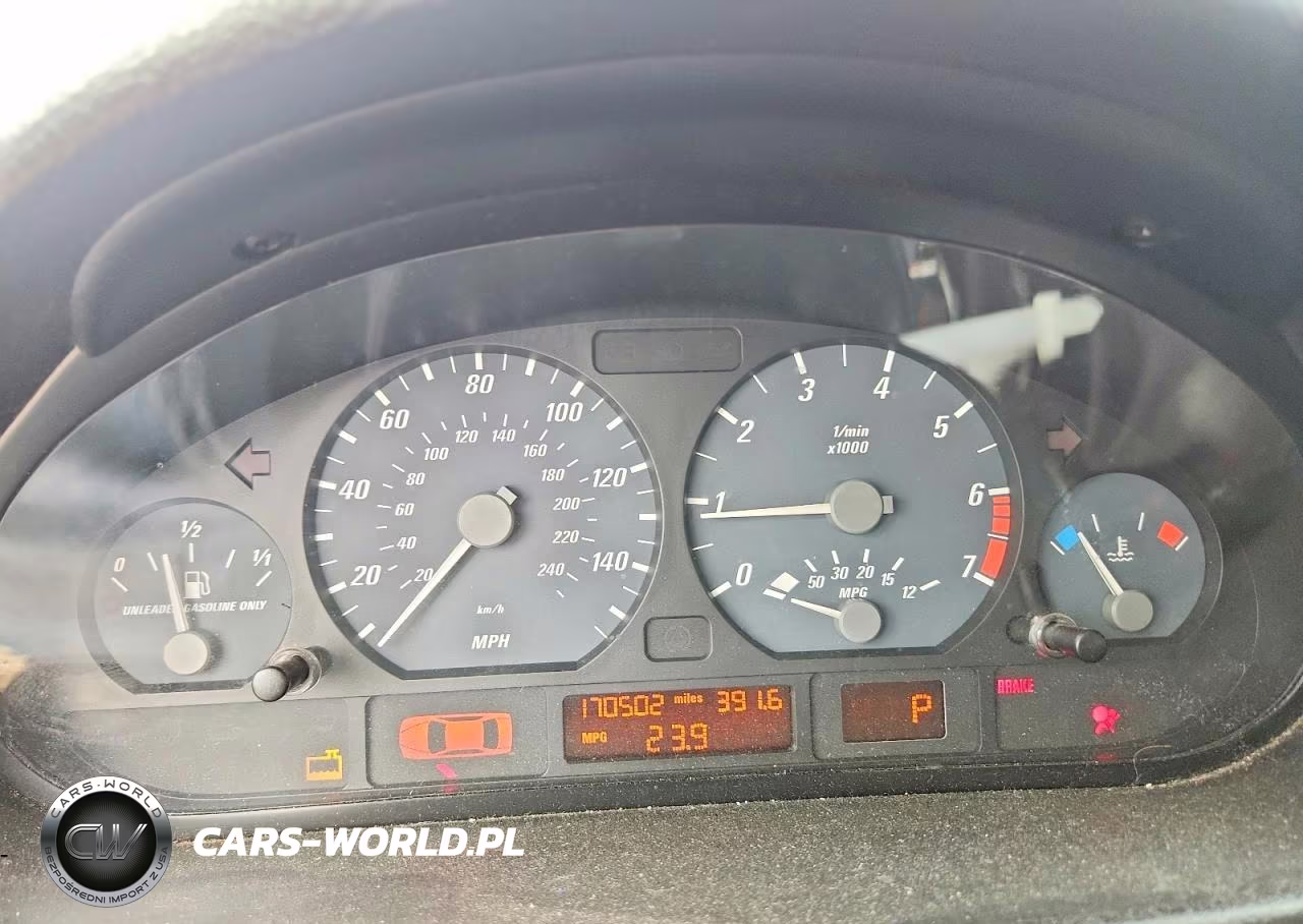 2003 BMW 325 Ci VIN:WBABS33473PG90683 - 9