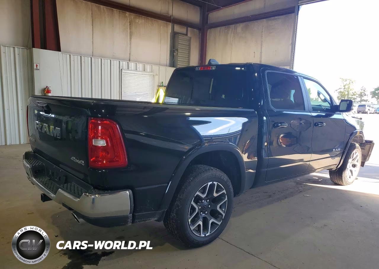 2027 Ram 1500 Laramie VIN:1C6SRFJP8VN565398 - 3