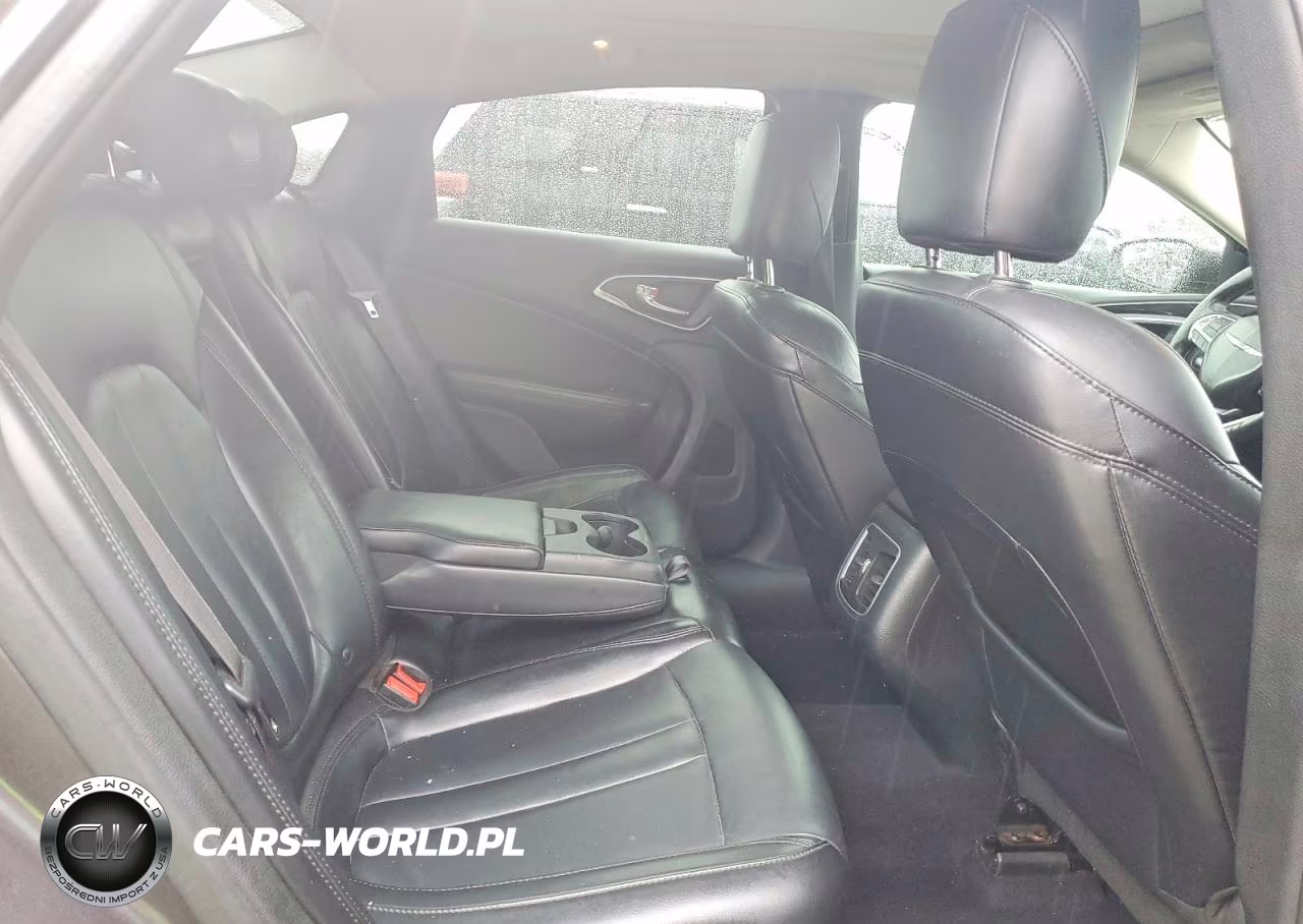 2015 Chrysler 200 C VIN:1C3CCCCB2FN509249 - 10