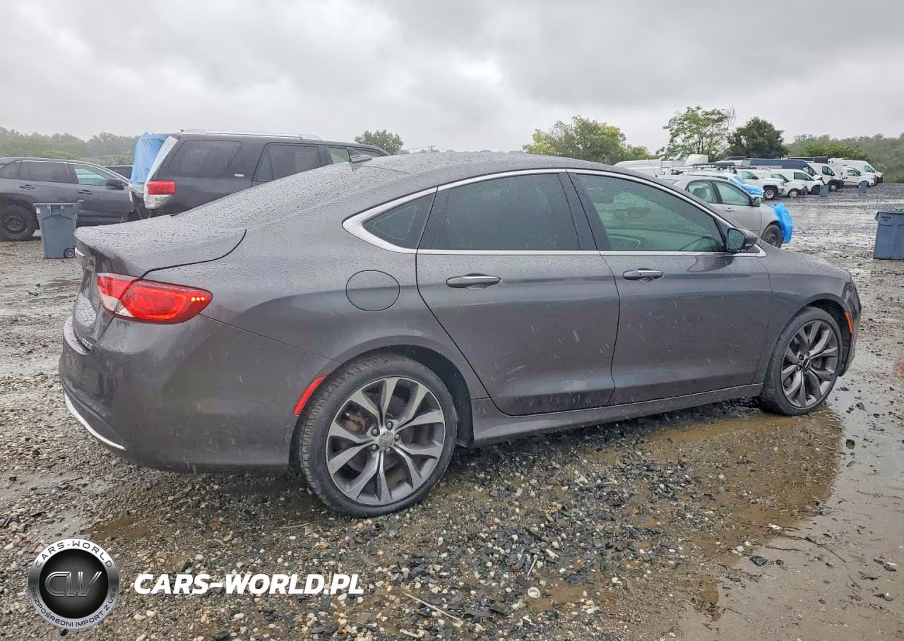 2015 Chrysler 200 C VIN:1C3CCCCB2FN509249 - 3