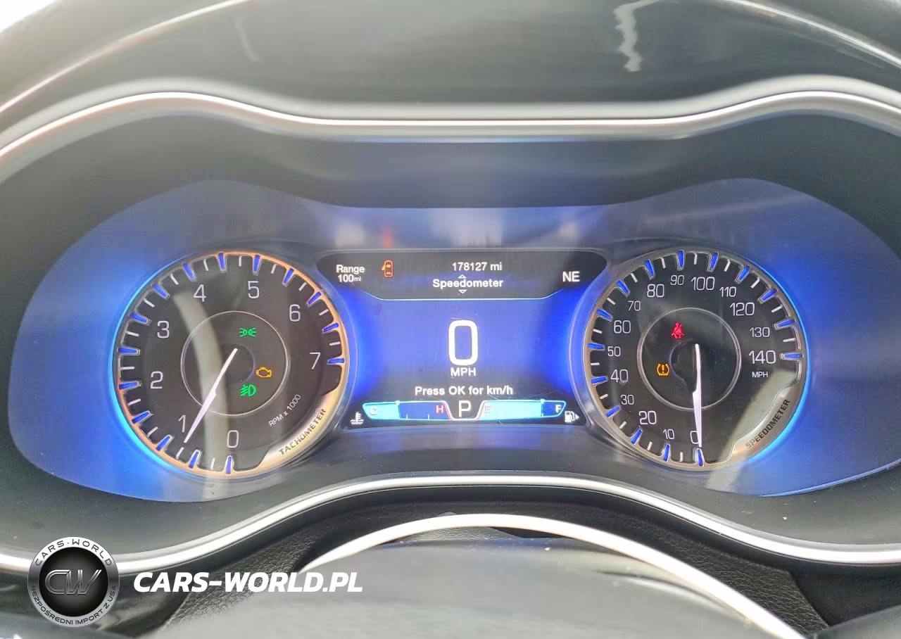 2015 Chrysler 200 C VIN:1C3CCCCB2FN509249 - 9