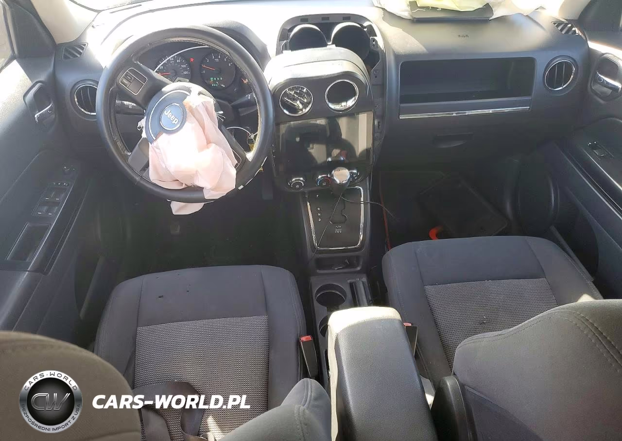 2012 Jeep Patriot Latitude VIN:1C4NJRFBXCD555065 - 8