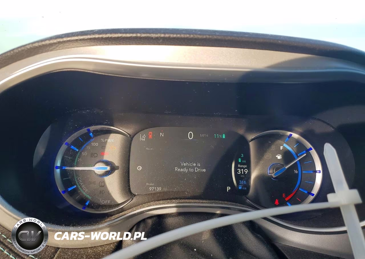 2018 Chrysler Pacifica Hybrid Limited VIN:2C4RC1N70JR230526 - 9