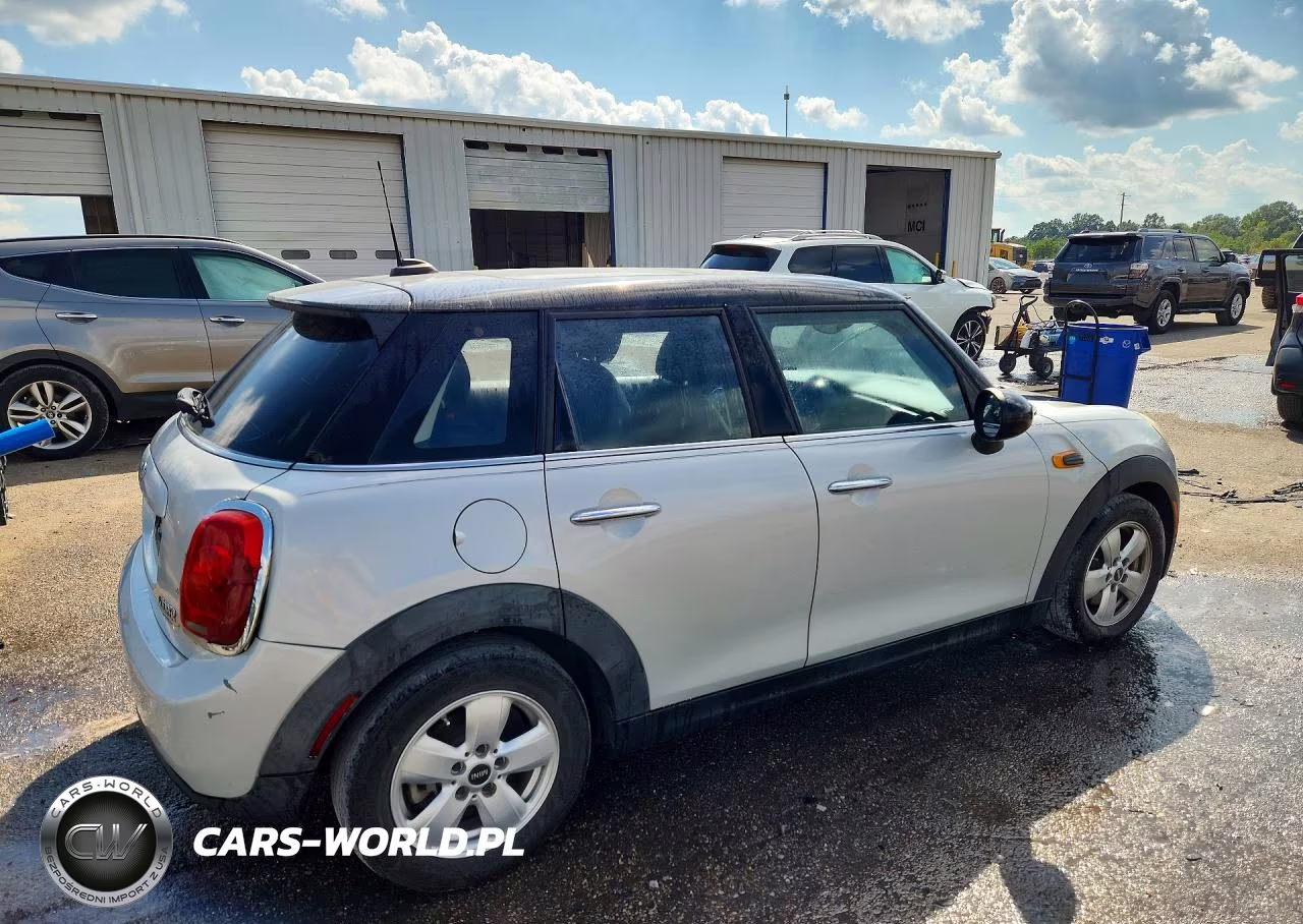2015 Mini Cooper VIN:WMWXS5C5XFT831832 - 3
