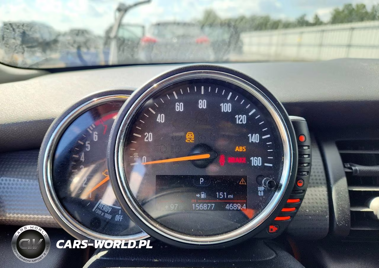 2015 Mini Cooper VIN:WMWXS5C5XFT831832 - 9