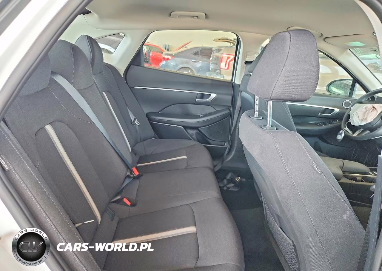 2026 Hyundai Sonata Hybrid Blue VIN:KMHL24JJXTA161925 - 10