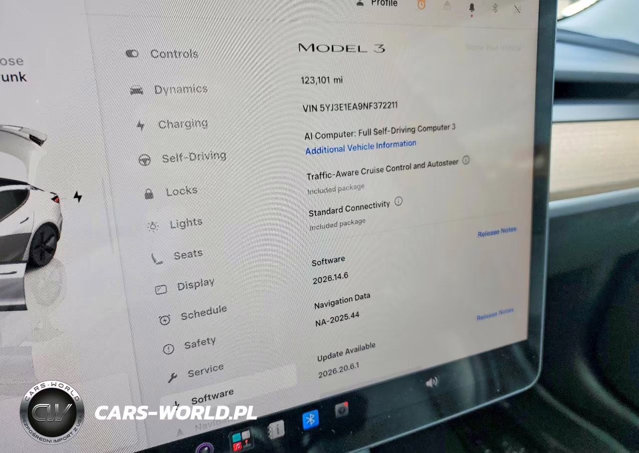 2022 Tesla Model 3 VIN:5YJ3E1EA9NF372211 - 9