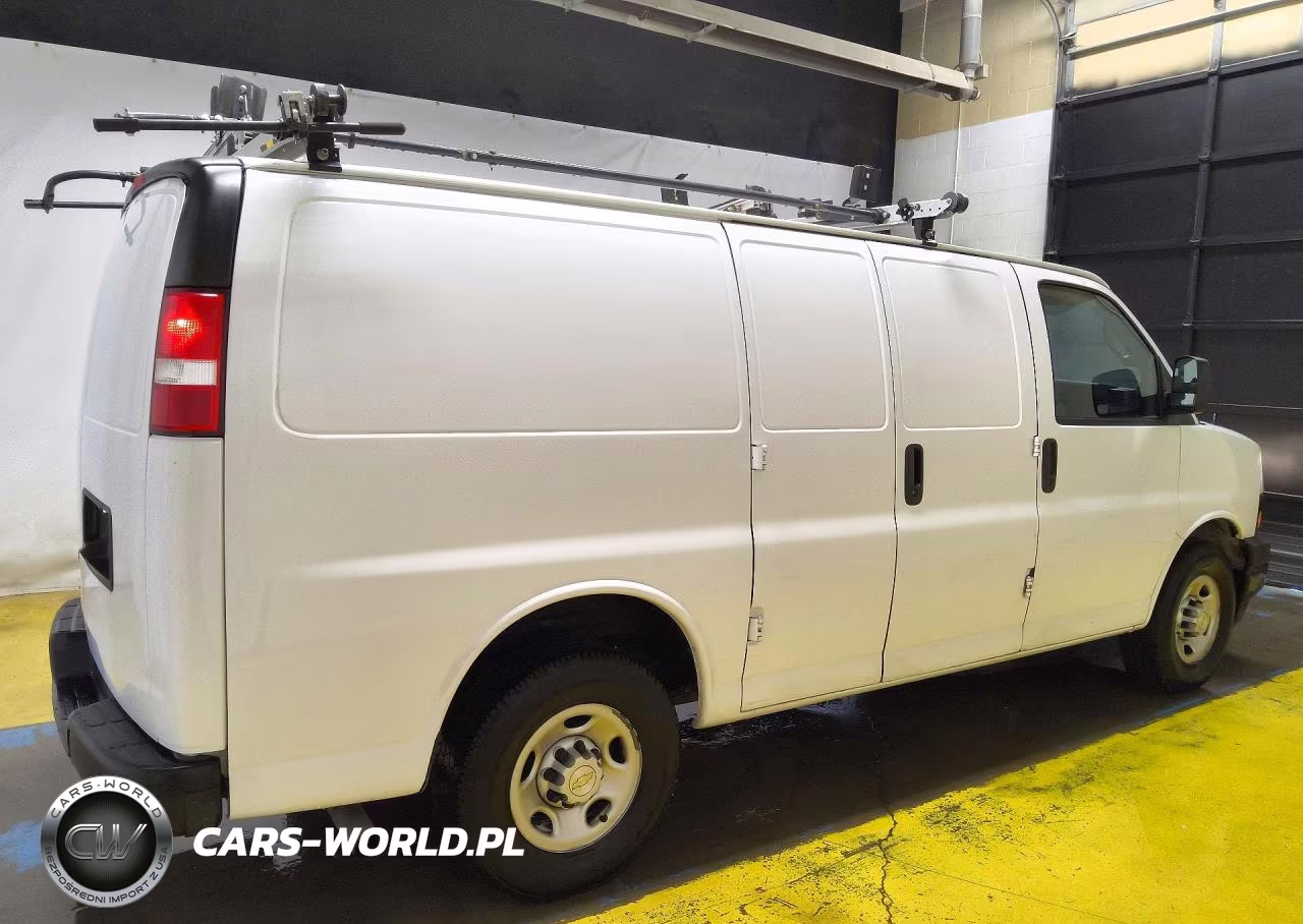 2021 Chevrolet Express G2500 VIN:1GCWGAFP6M1252576 - 3