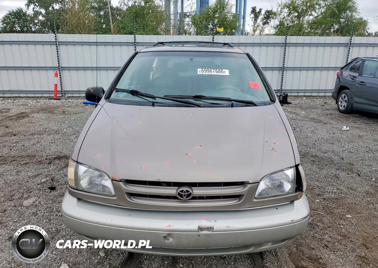1999 Toyota Sienna Xle VIN:4T3ZF13C8XU105313 - 5