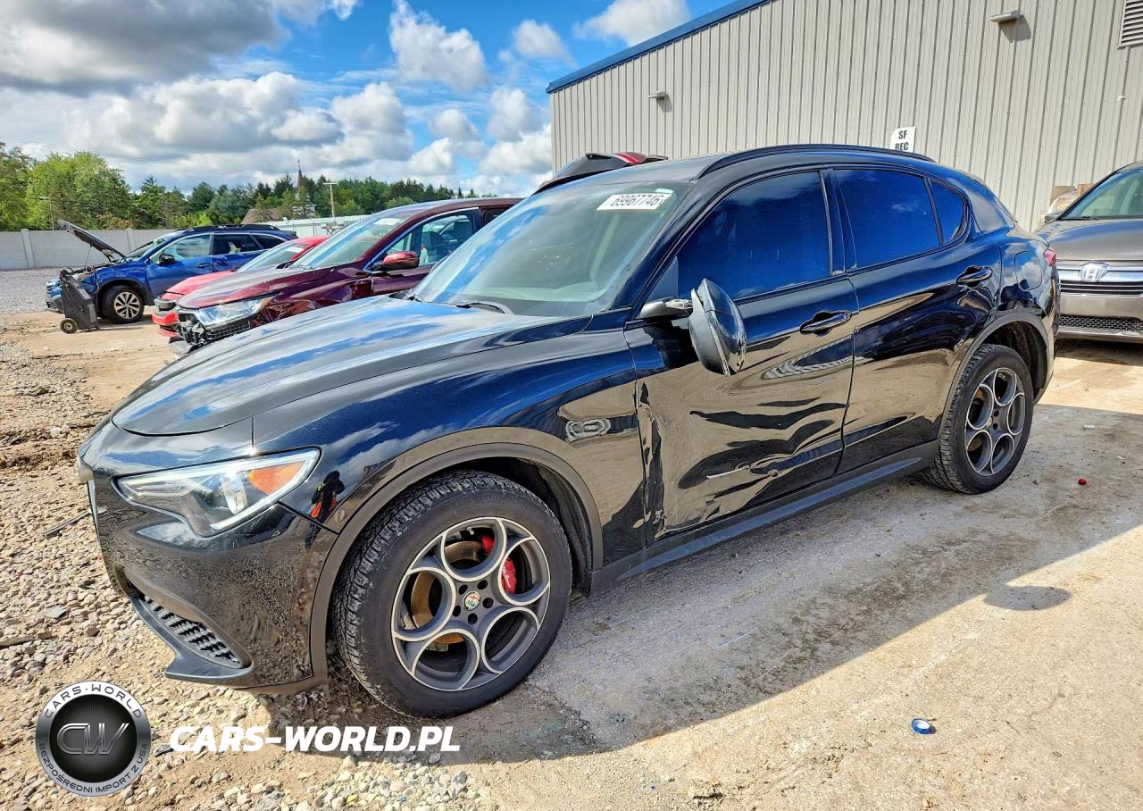 2018 Alfa Romeo Stelvio Sport VIN:ZASFAKPN2J7B87407 - 1