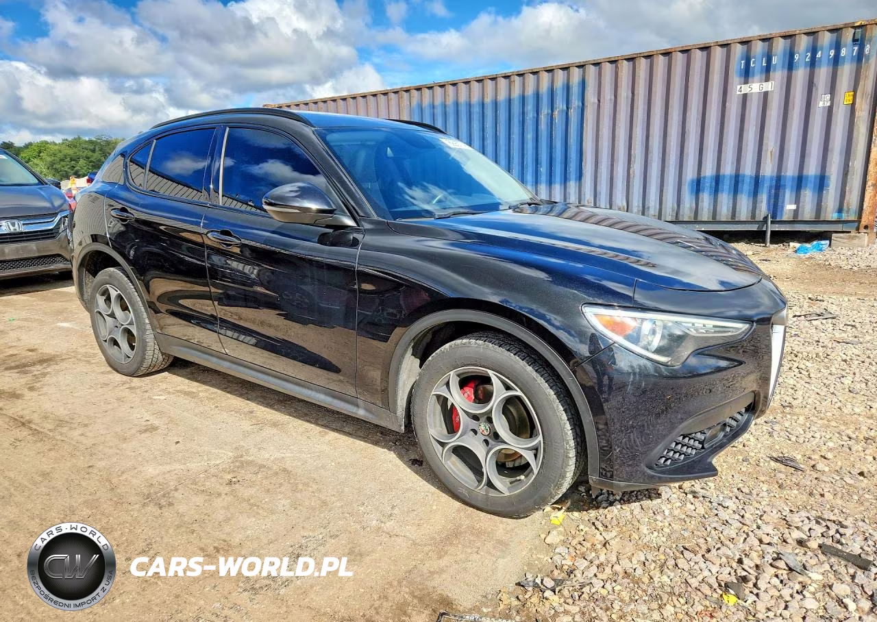 2018 Alfa Romeo Stelvio Sport VIN:ZASFAKPN2J7B87407 - 4