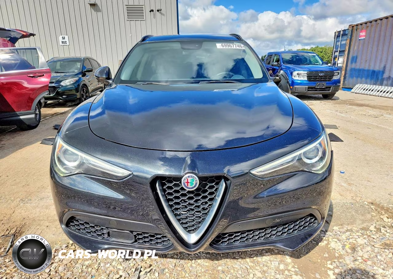 2018 Alfa Romeo Stelvio Sport VIN:ZASFAKPN2J7B87407 - 5