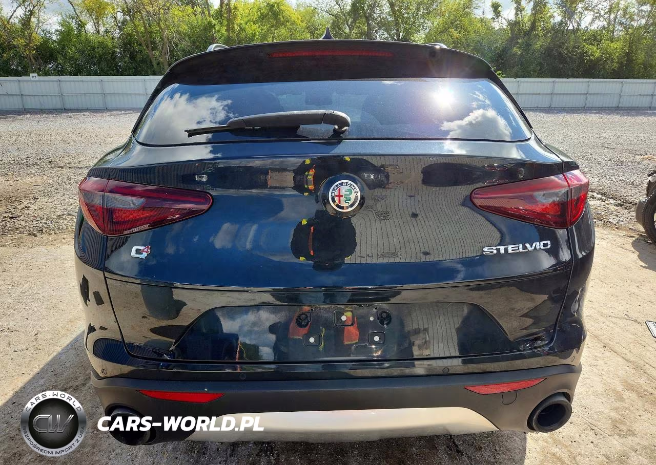 2018 Alfa Romeo Stelvio Sport VIN:ZASFAKPN2J7B87407 - 6