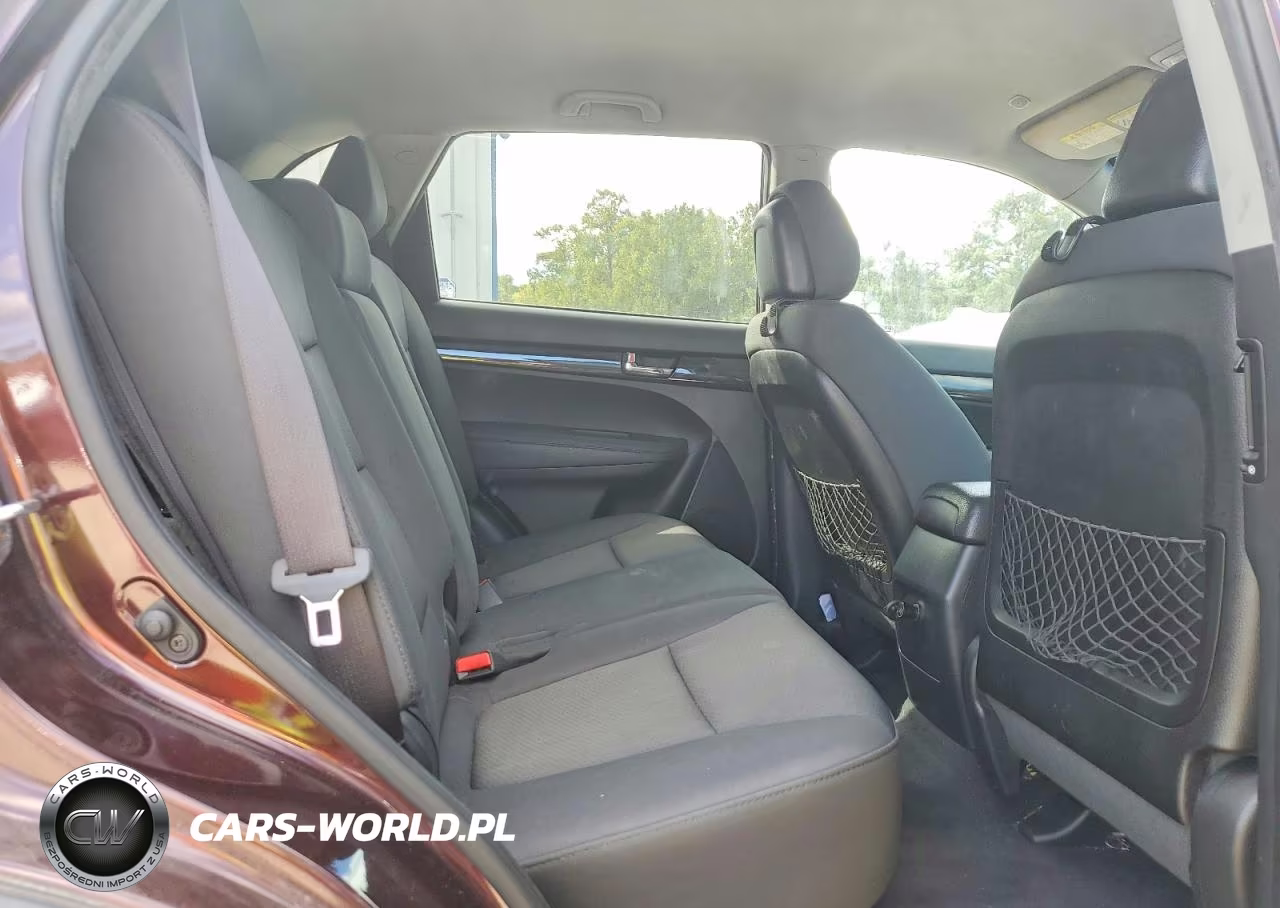 2012 Kia Sorento Lx VIN:5XYKT3A1XCG258193 - 10