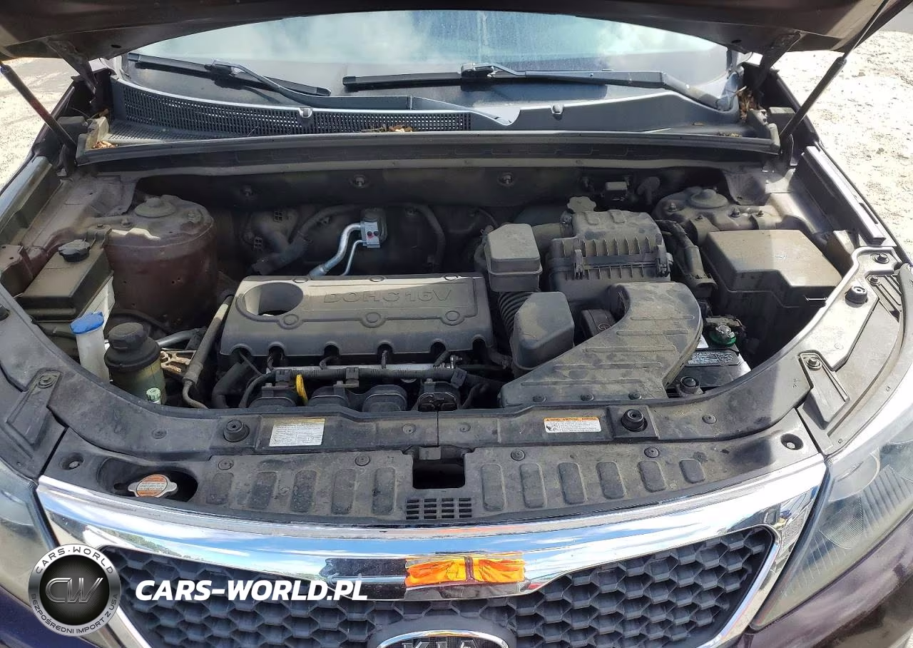 2012 Kia Sorento Lx VIN:5XYKT3A1XCG258193 - 11