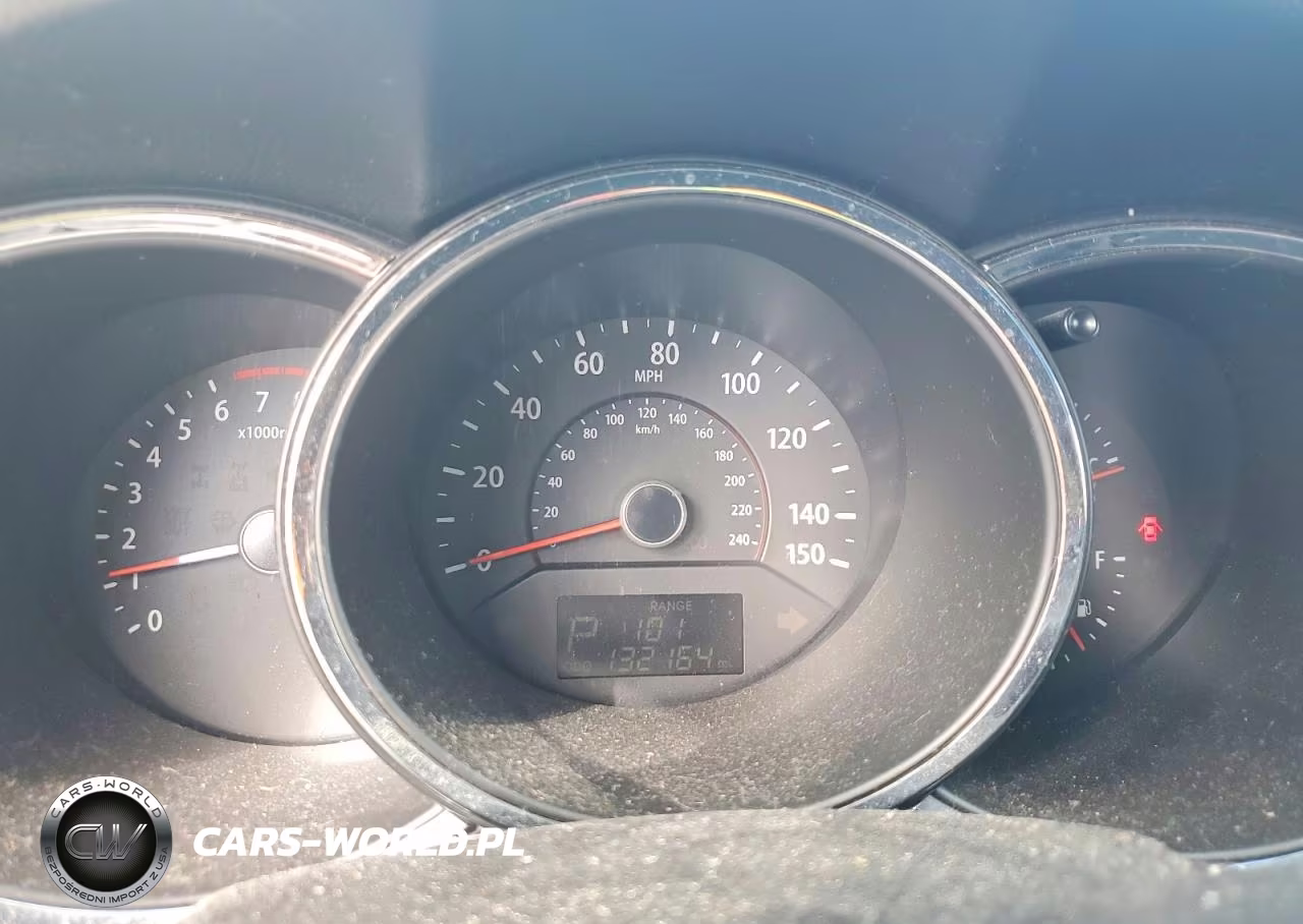 2012 Kia Sorento Lx VIN:5XYKT3A1XCG258193 - 9
