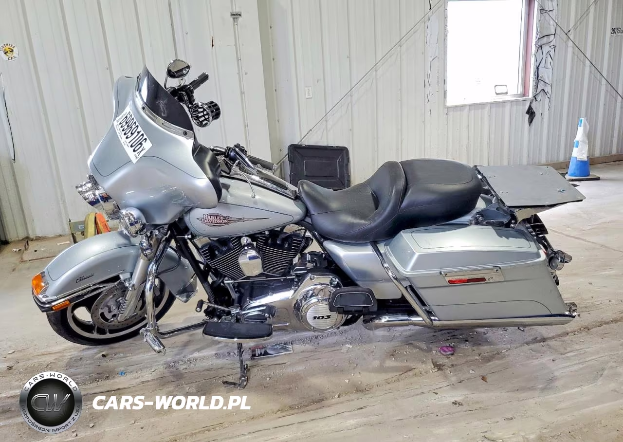 2012 Harley-Davidson Flhtc Electra Glide Classic VIN:1HD1FFM10CB679235 - 3