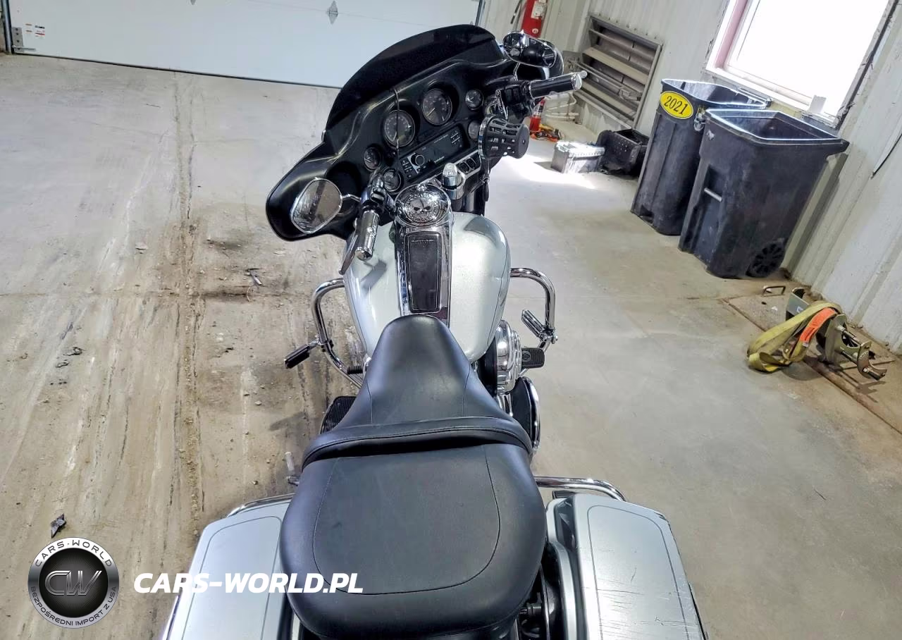 2012 Harley-Davidson Flhtc Electra Glide Classic VIN:1HD1FFM10CB679235 - 6