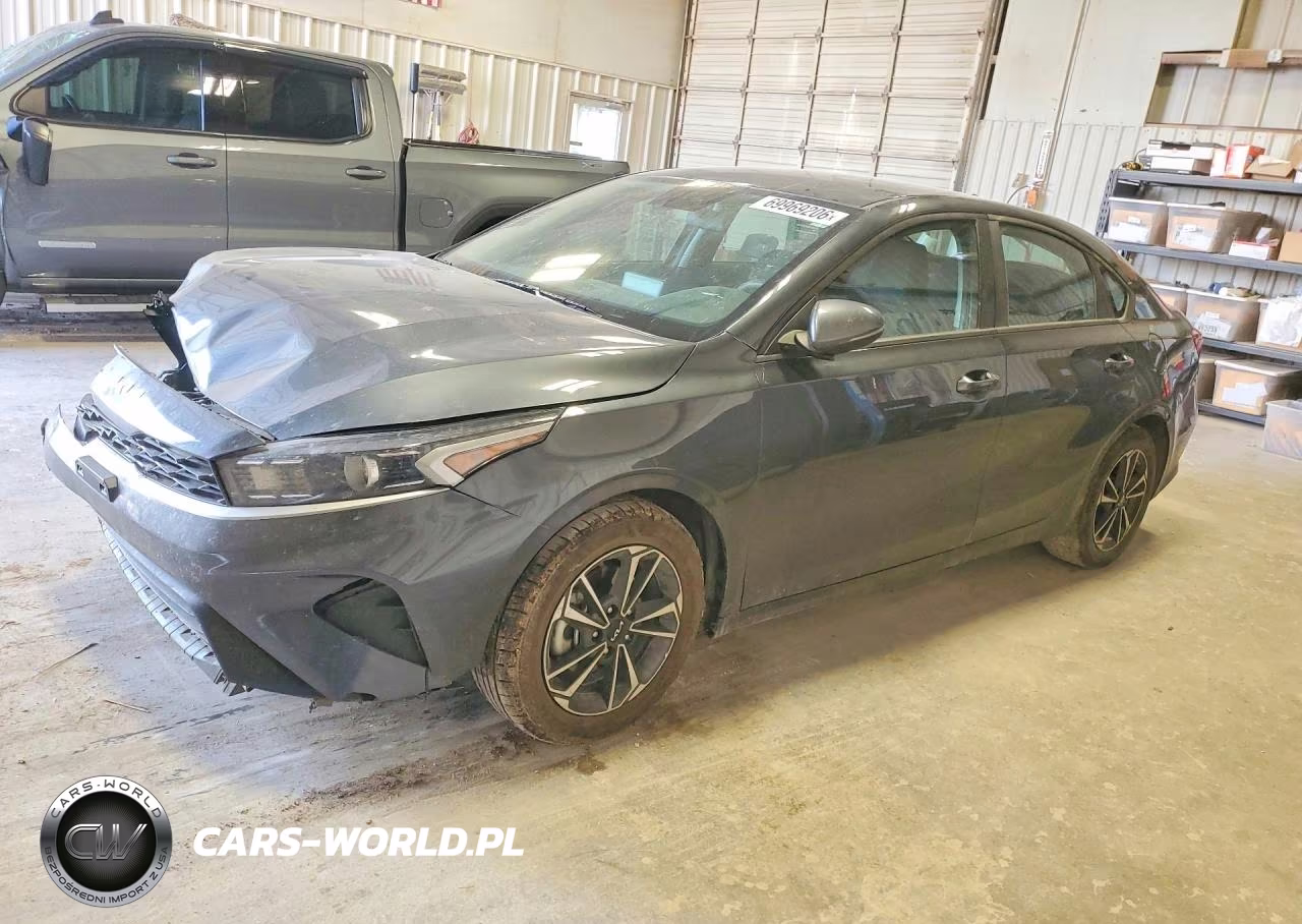 2024 Kia Forte Lxs