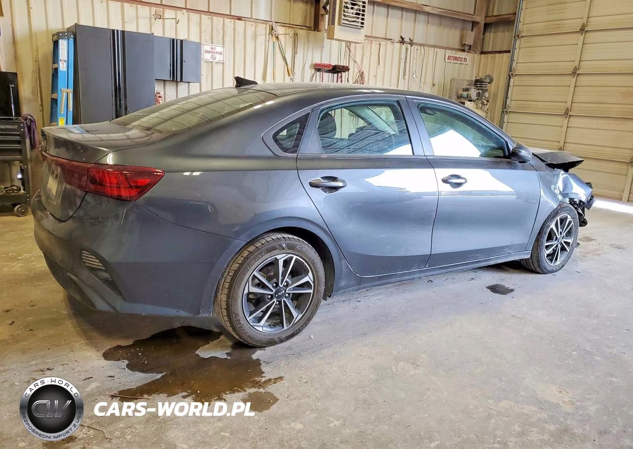 2024 Kia Forte Lxs VIN:3KPF24AD2RE828276 - 3