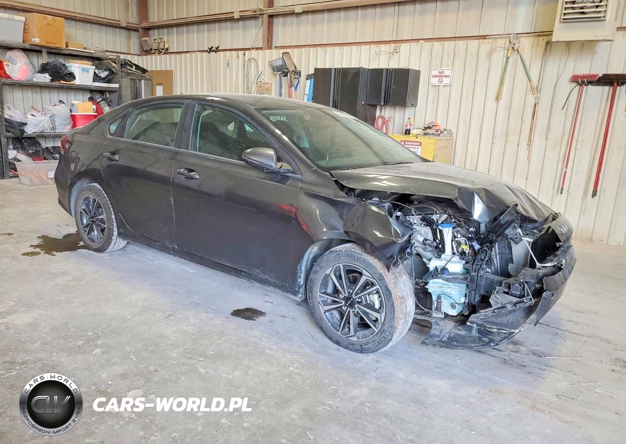 2024 Kia Forte Lxs VIN:3KPF24AD2RE828276 - 4
