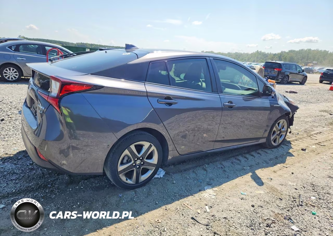2021 Toyota Prius Xle VIN:JTDKAMFU2M3137582 - 3