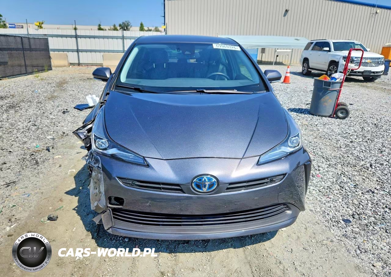 2021 Toyota Prius Xle VIN:JTDKAMFU2M3137582 - 5