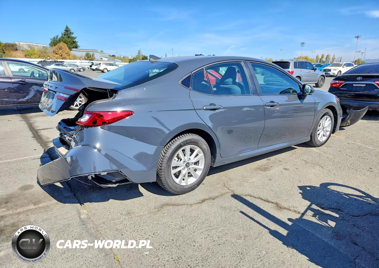 2025 Toyota Camry Le VIN:4T1DAACK3SU563309 - 3