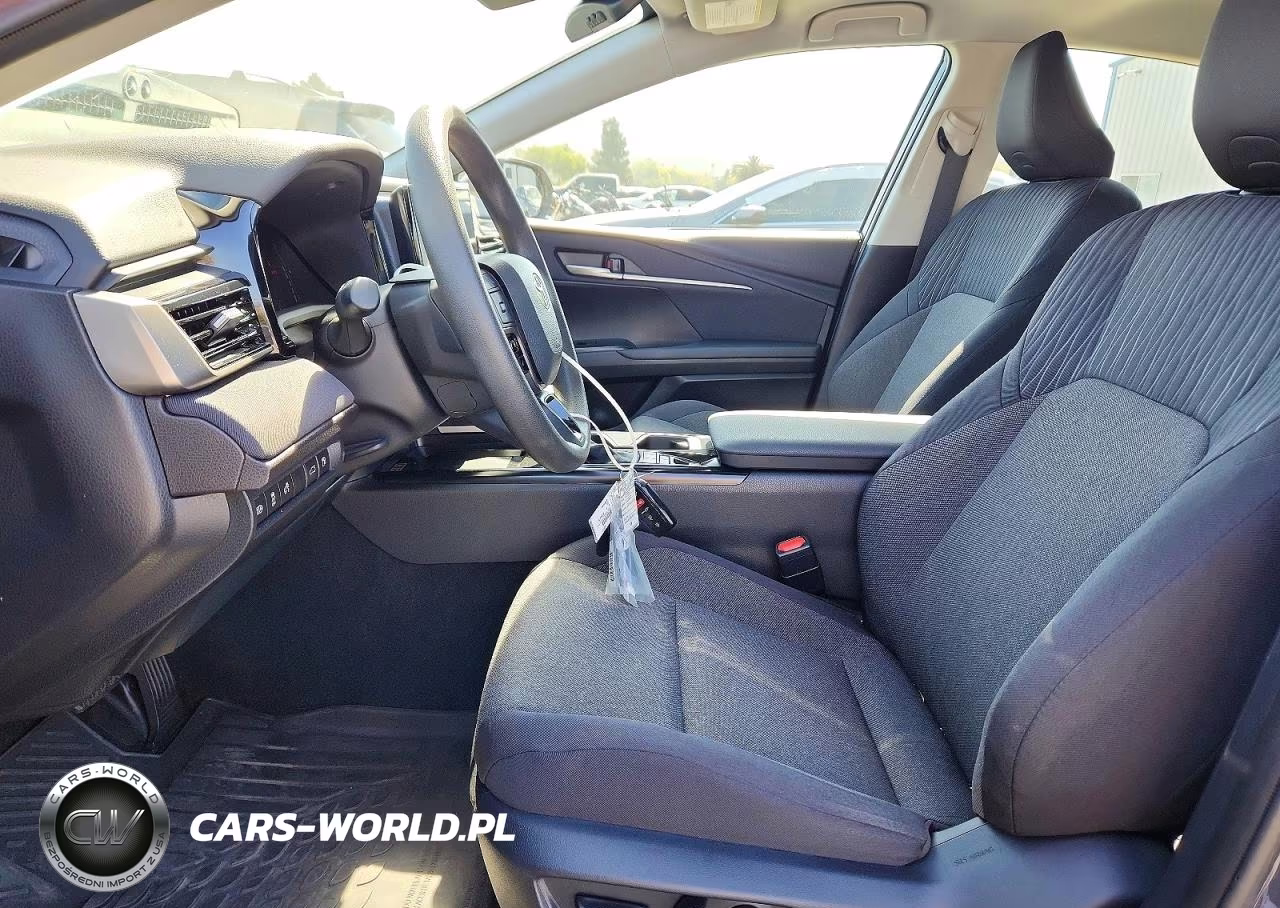 2025 Toyota Camry Le VIN:4T1DAACK3SU563309 - 7