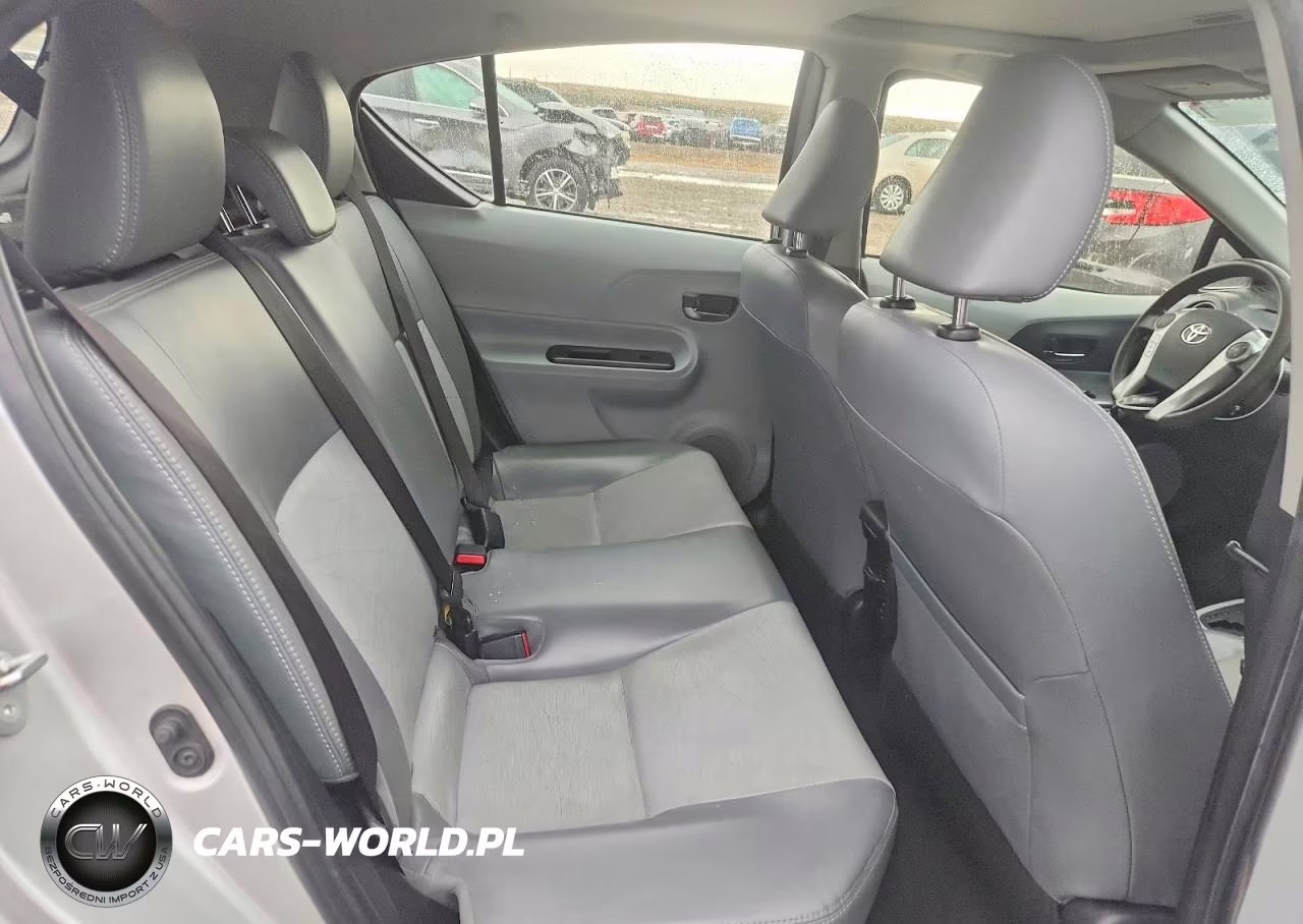 2012 Toyota Prius C Four VIN:JTDKDTB31C1024277 - 10
