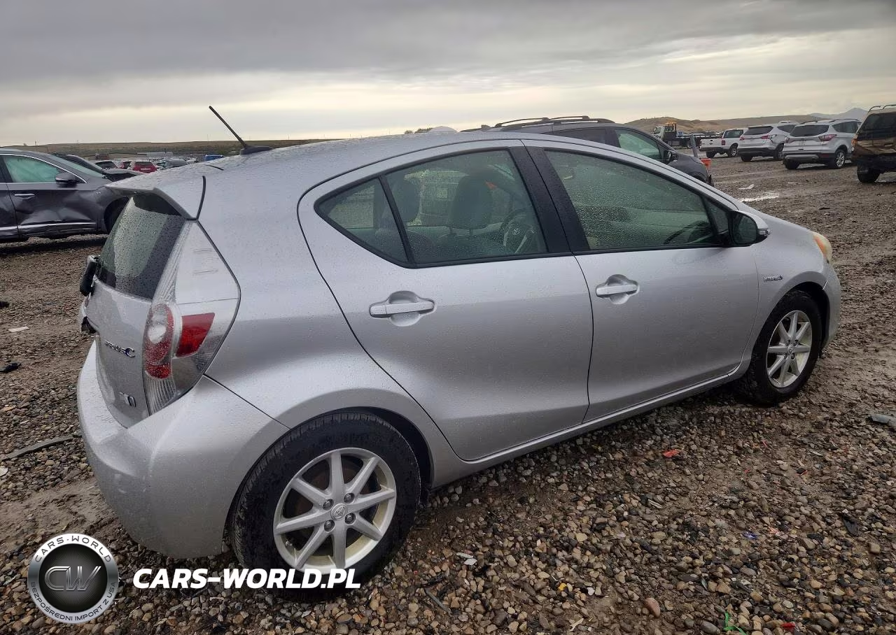 2012 Toyota Prius C Four VIN:JTDKDTB31C1024277 - 3
