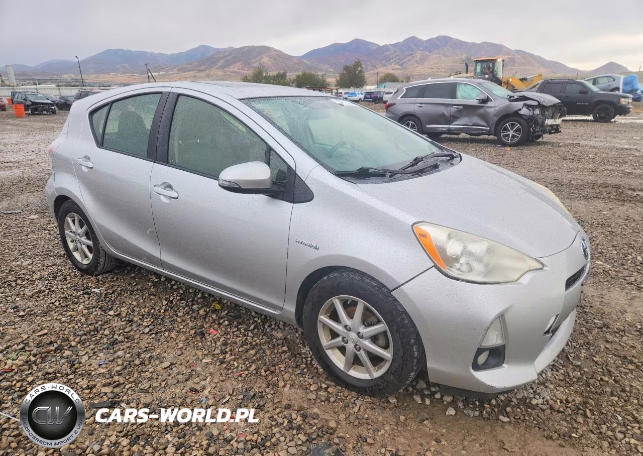 2012 Toyota Prius C Four VIN:JTDKDTB31C1024277 - 4