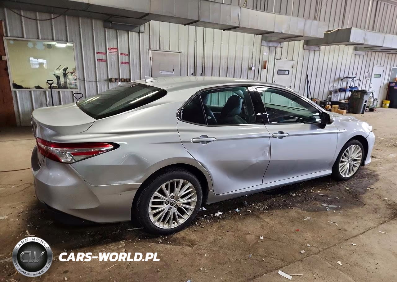 2020 Toyota Camry Xle VIN:4T1F31AK0LU537936 - 3