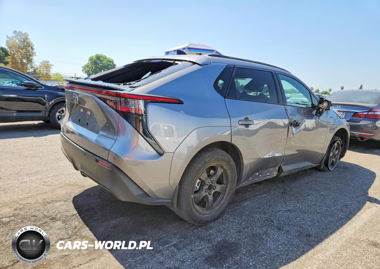 2026 Toyota Bz Xle Plus VIN:JTMBCAEBXTA002711 - 3