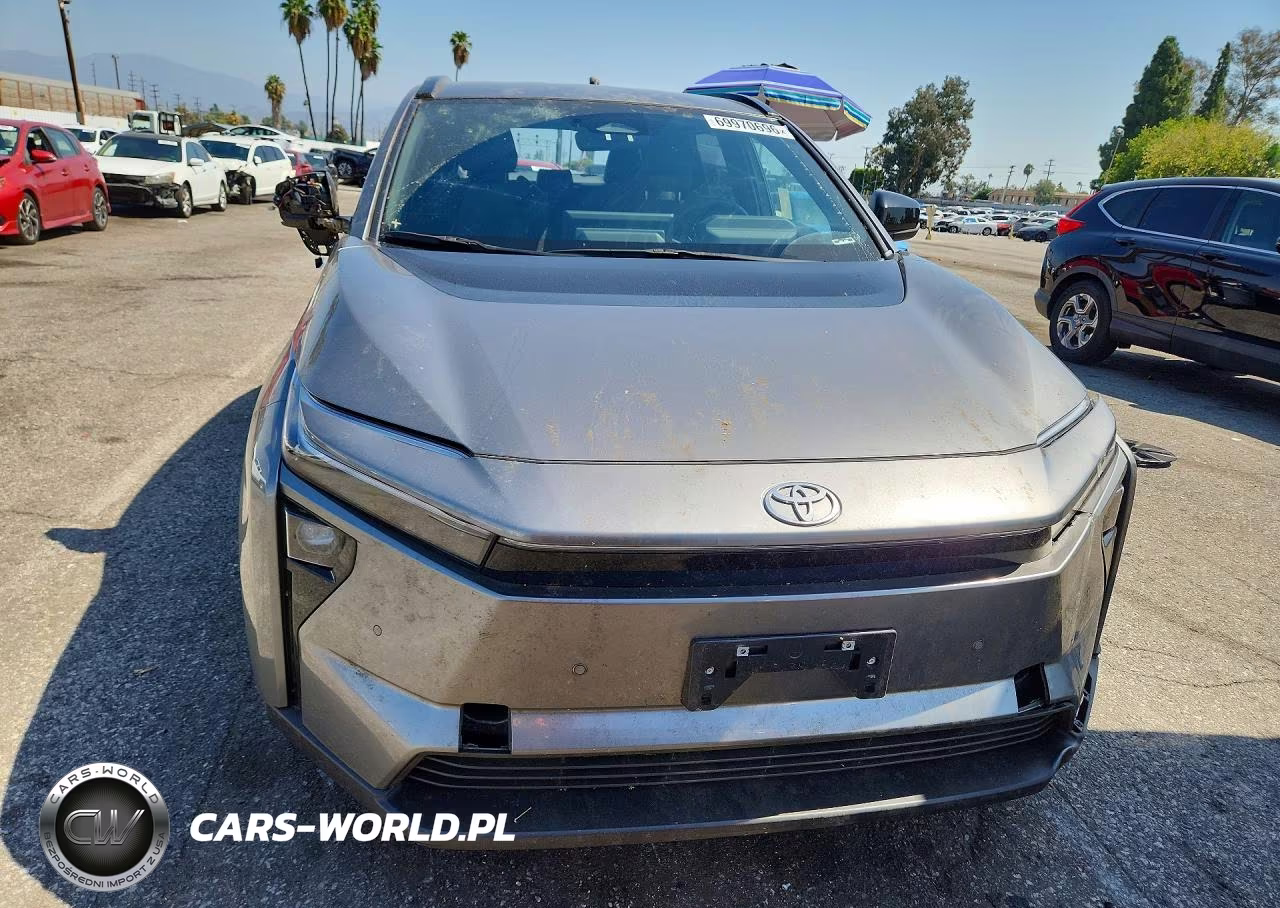 2026 Toyota Bz Xle Plus VIN:JTMBCAEBXTA002711 - 5