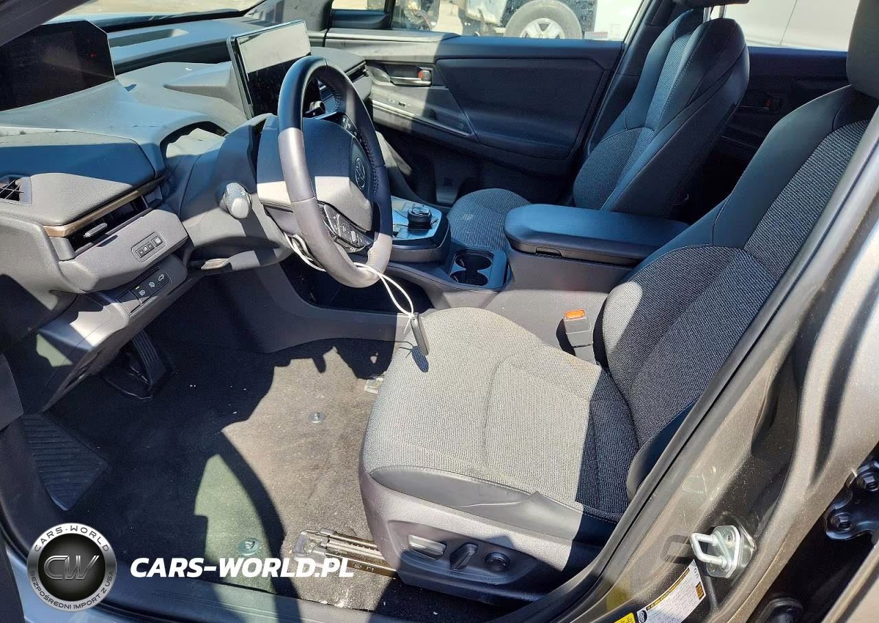 2026 Toyota Bz Xle Plus VIN:JTMBCAEBXTA002711 - 7