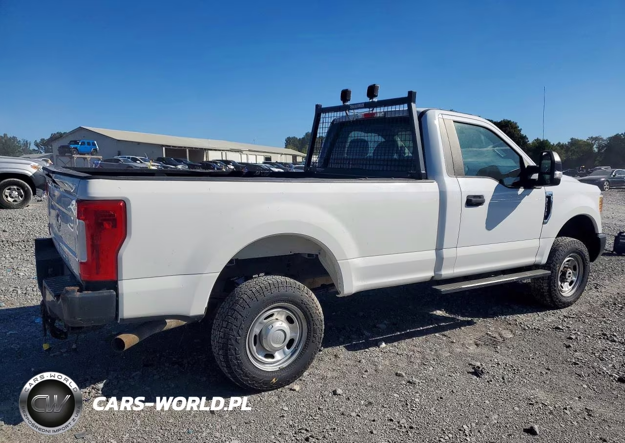 2017 Ford F250 Super Duty VIN:1FTBF2B63HEC27718 - 3