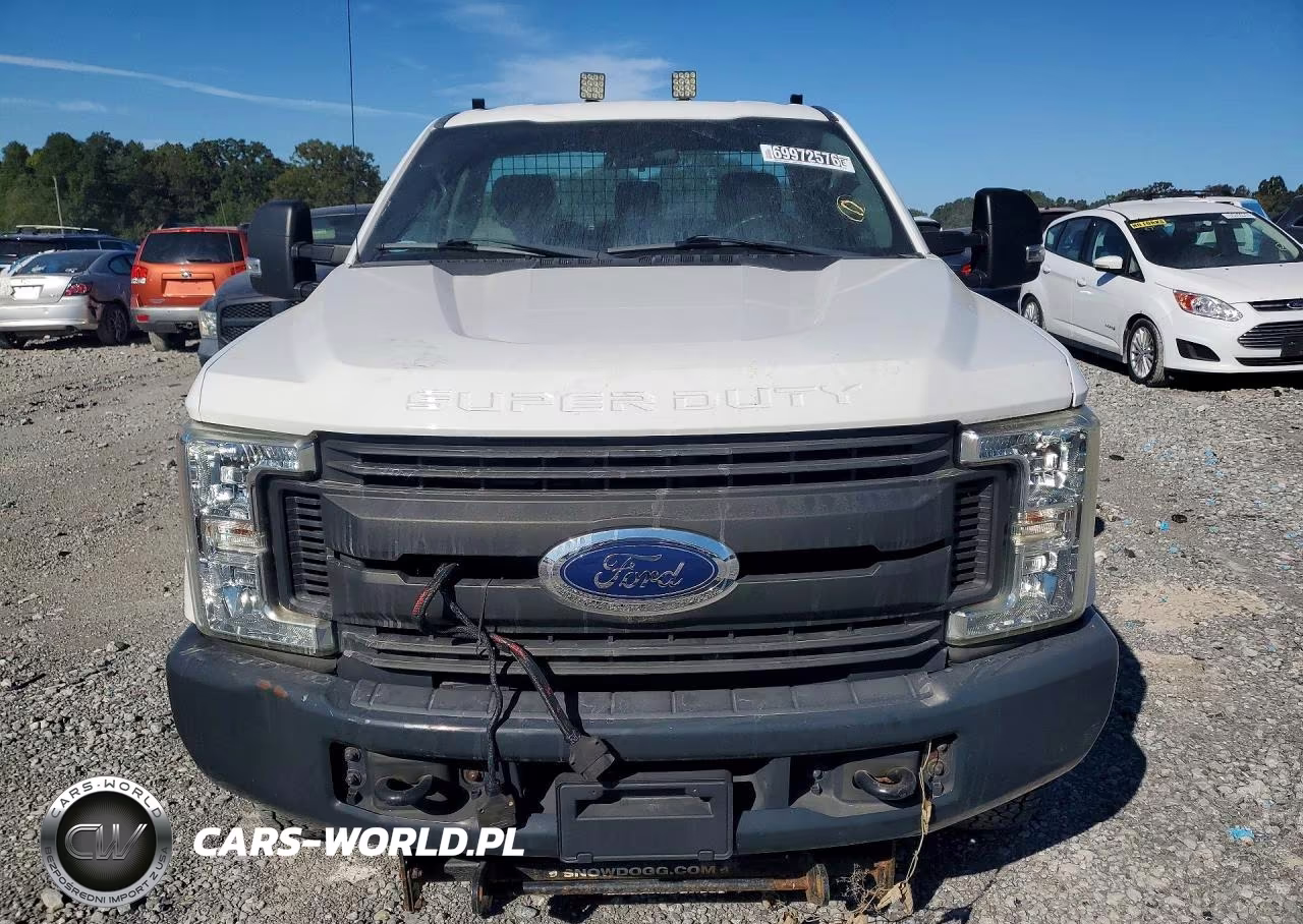 2017 Ford F250 Super Duty VIN:1FTBF2B63HEC27718 - 5