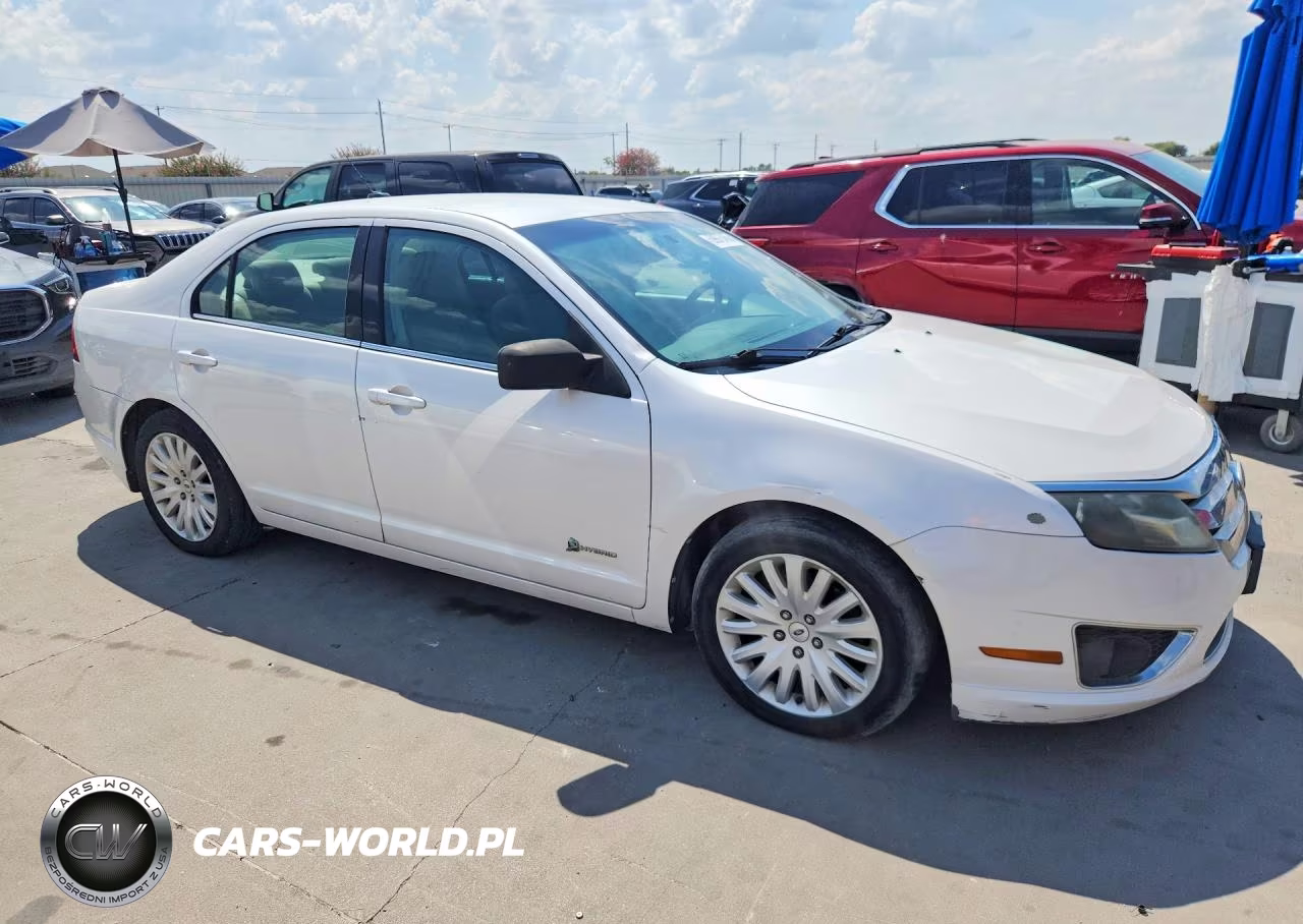 2010 Ford Fusion Hybrid VIN:3FADP0L35AR384996 - 4