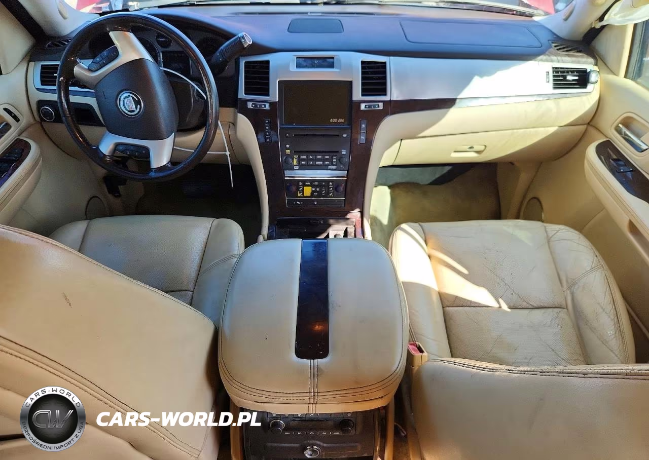 2008 Cadillac Escalade Luxury VIN:1GYEC63858R210113 - 8