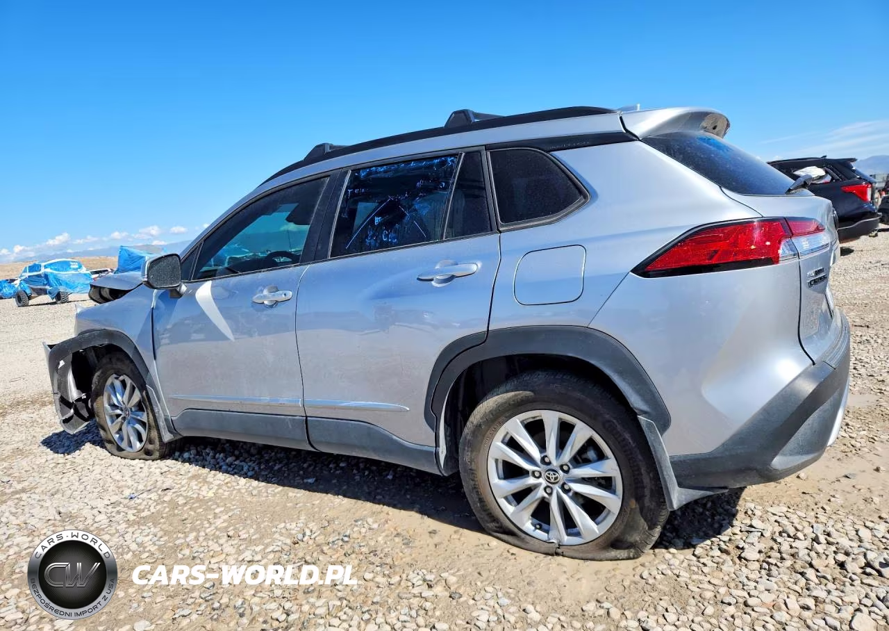 2022 Toyota Corolla Cross Le VIN:7MUCAABG9NV036810 - 2