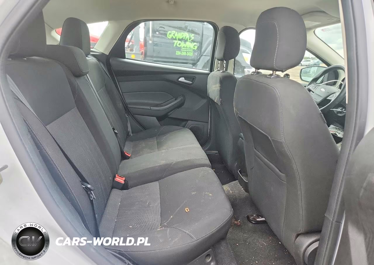 2018 Ford Focus Se VIN:1FADP3K21JL225403 - 10