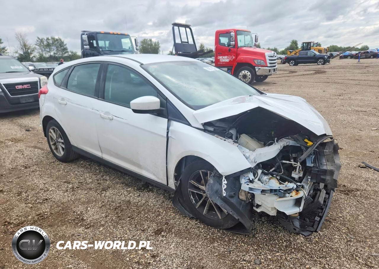 2018 Ford Focus Se VIN:1FADP3K21JL225403 - 4
