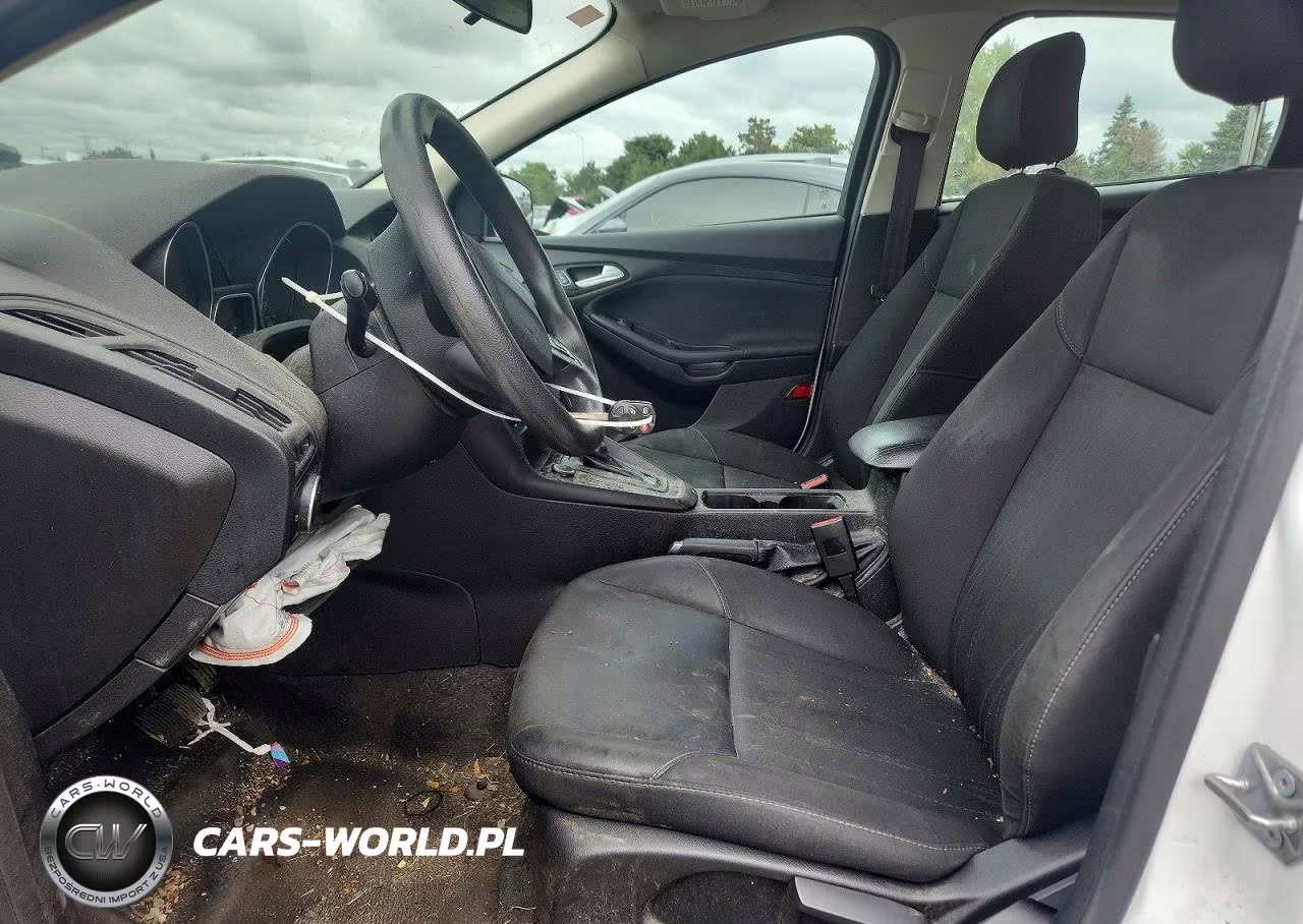 2018 Ford Focus Se VIN:1FADP3K21JL225403 - 7