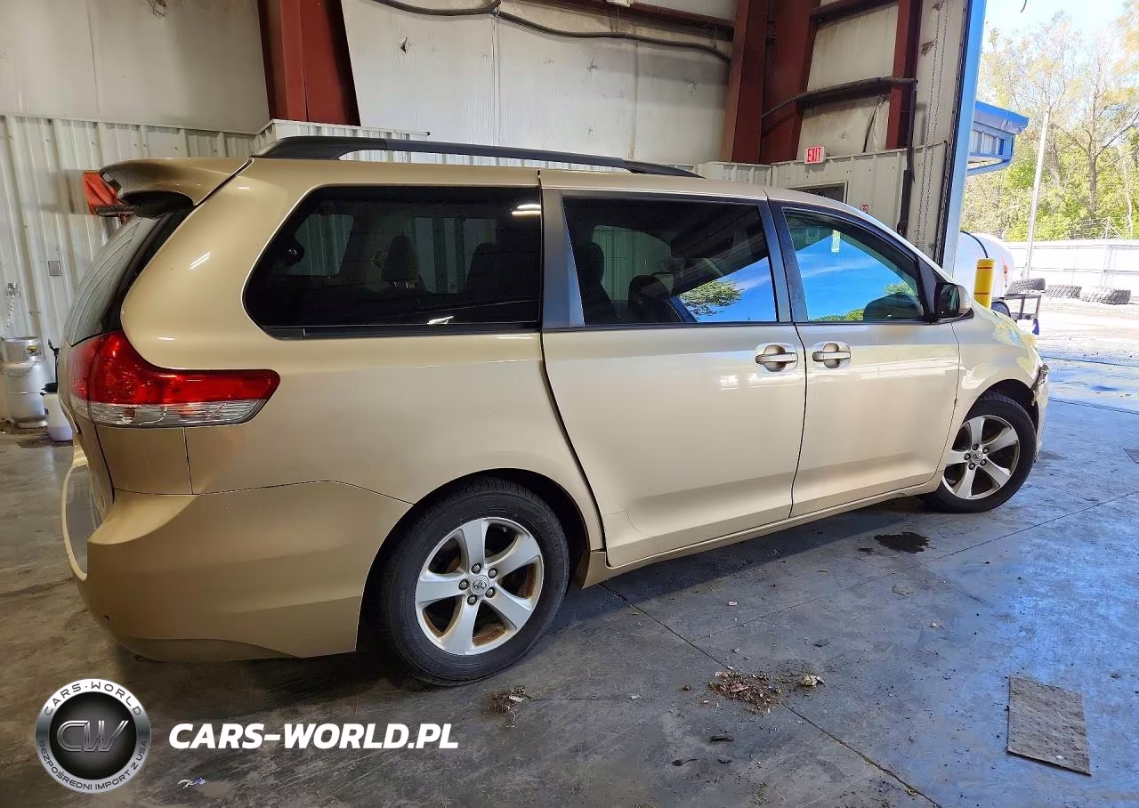 2011 Toyota Sienna Le VIN:5TDKK3DC0BS006616 - 3