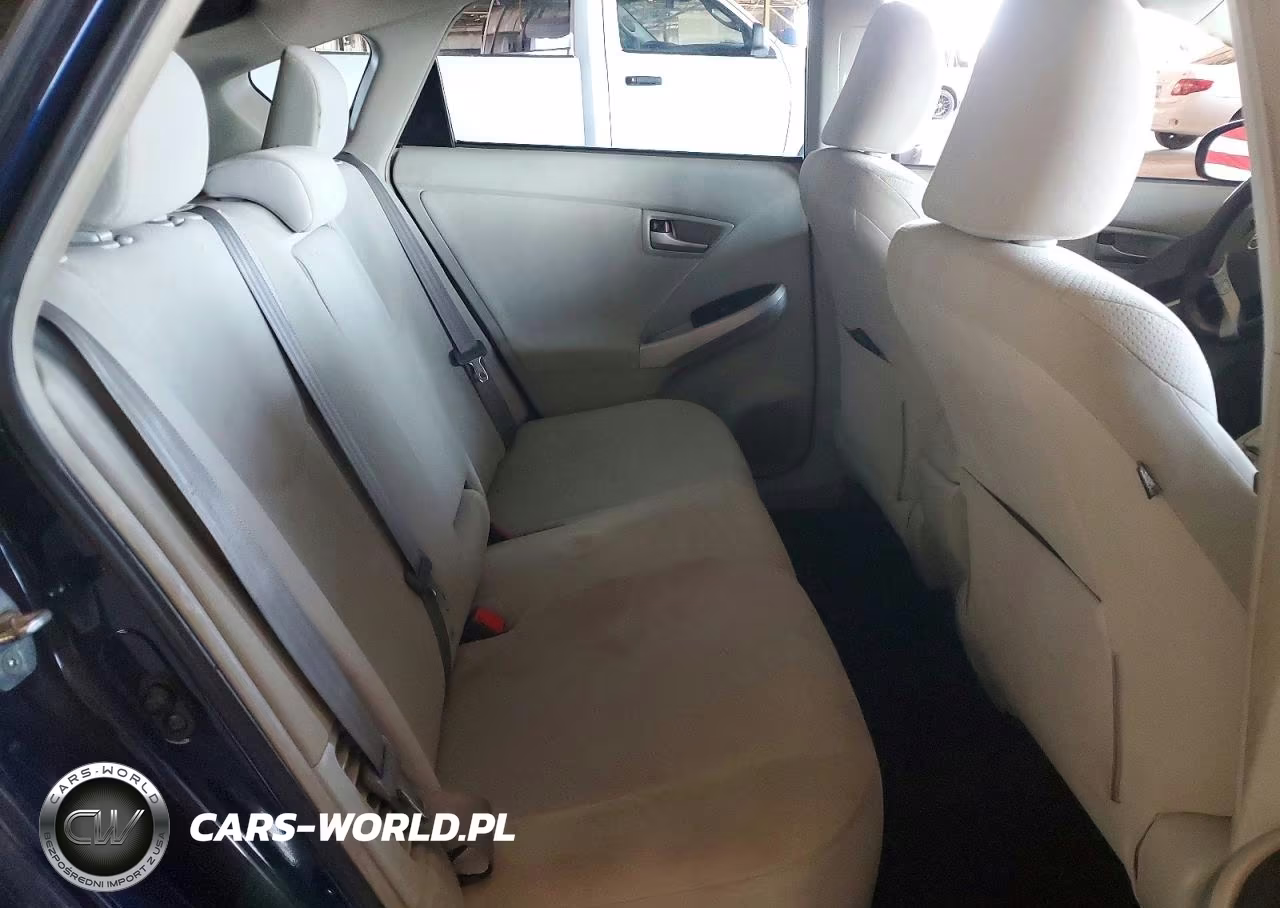 2013 Toyota Prius Two VIN:JTDKN3DU7D1626623 - 10