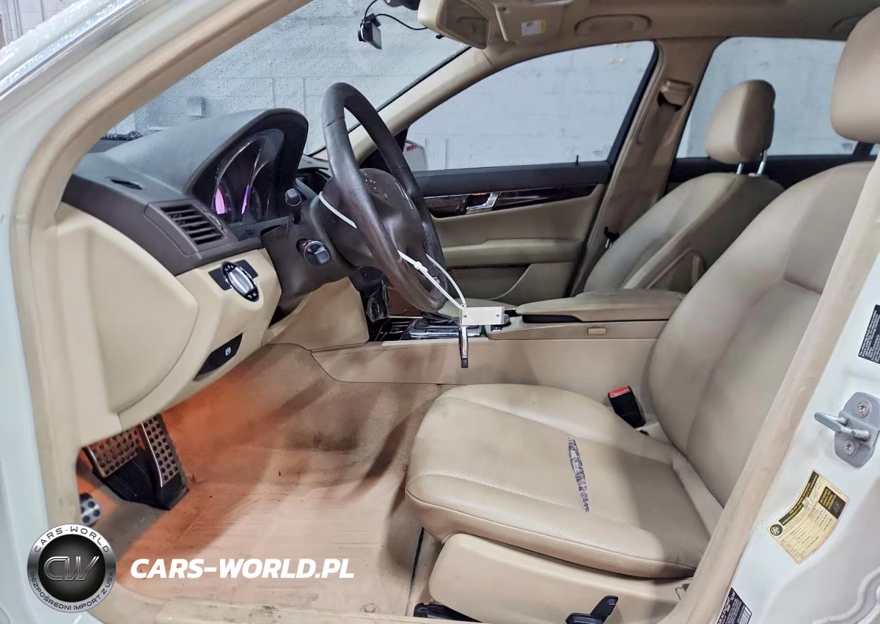 2010 Mercedes-Benz C 300 4Matic VIN:WDDGF8BB8AR108654 - 7